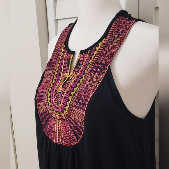 Ella Moss Women’s Black and Colorful Embroidered Sleeveless Top V Neck Size M - Picture 4 of 13